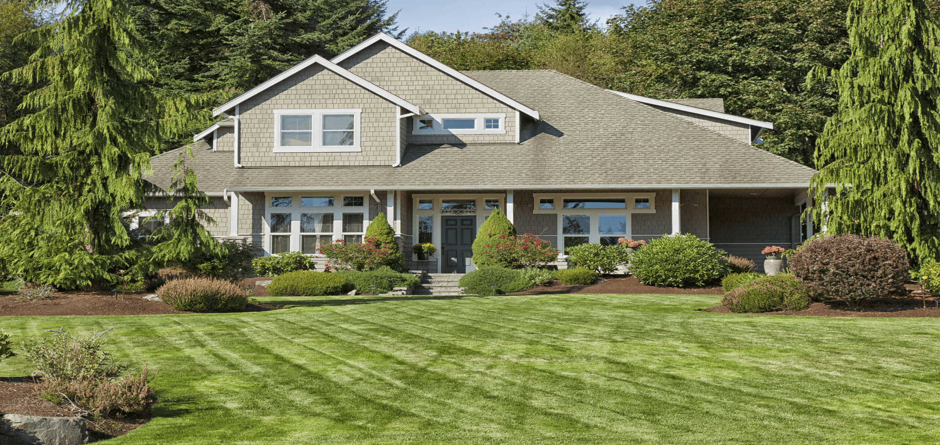 Differences Between Lawn Care & Landscaping