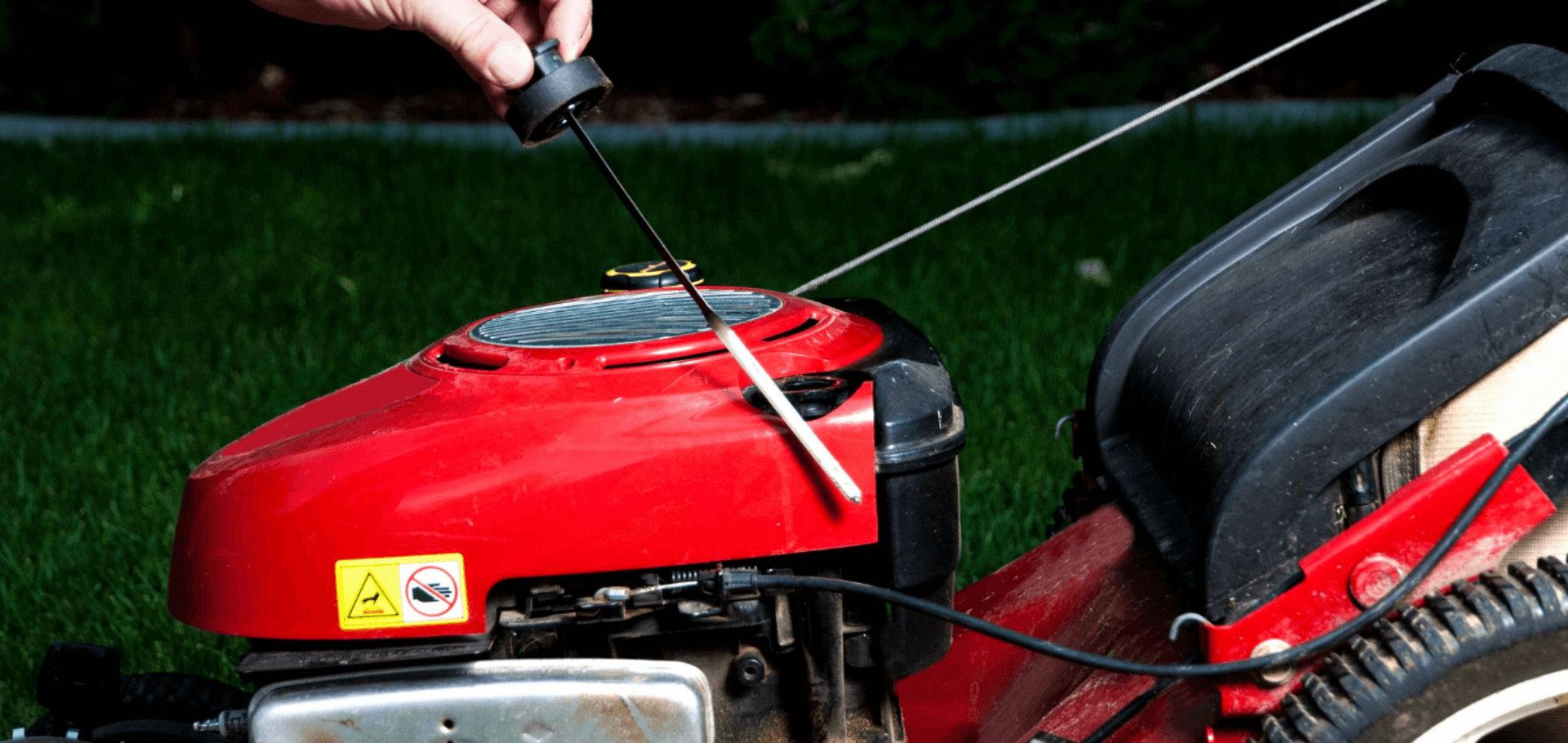 What kind of oil is best for your lawn mower?